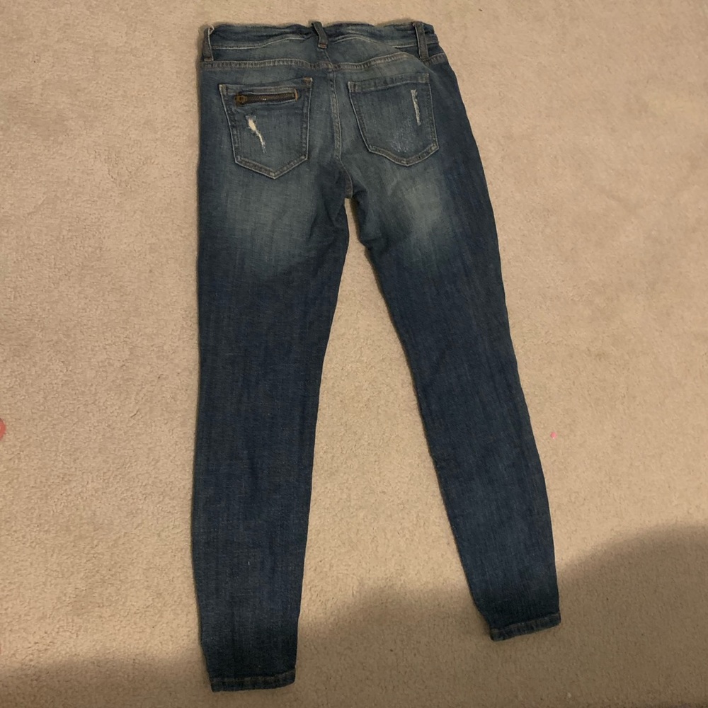 Distressed jeans - Picture 2 of 3